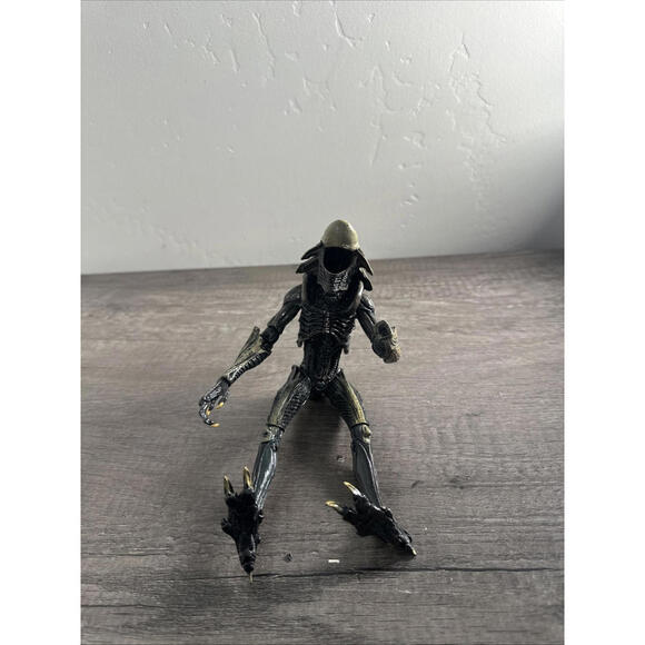 Aliens 10" Xenomorph Ultimate Vintage 1996 Kenner Alien Action Figure. (Loose) - Picture 1 of 5
